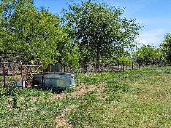 3rd image of 6947 Moody Rd