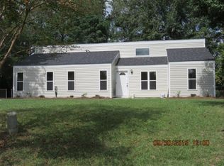 471 Chippenham Ln, Florence, SC 29501