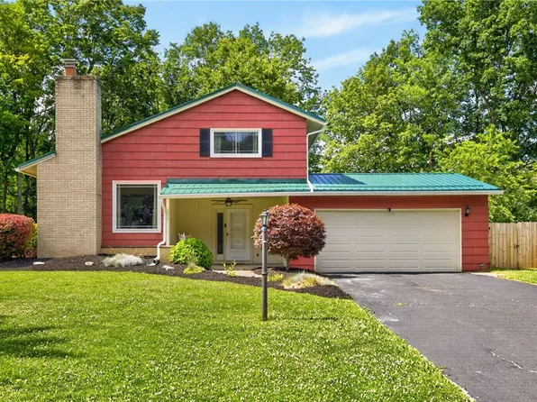 136 Holiday Ln, Canandaigua, NY 14424