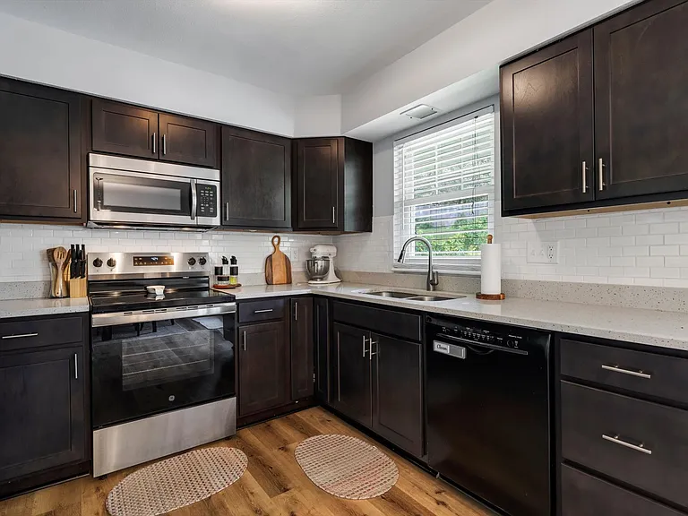 322 Spring Meadows Dr — Photo 13
