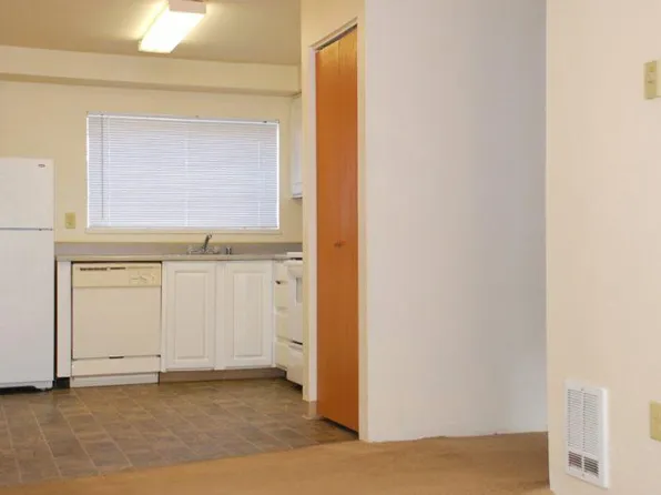 37th Street Apartments, 1120 37th St SE #D201, Auburn, WA 98002