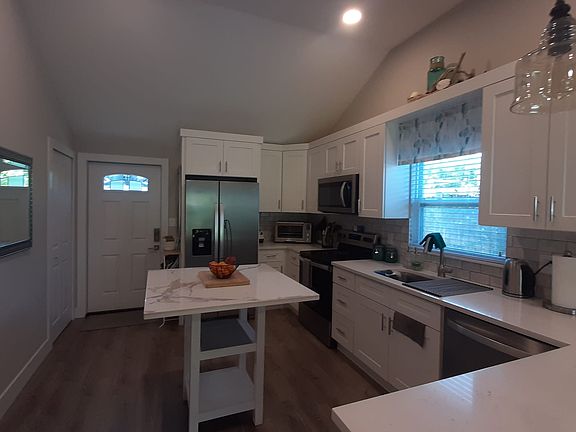 3rd image of 505 SE Flamingo Ave #505