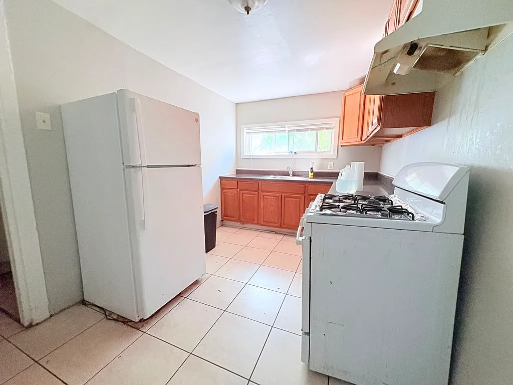 3 bed, $1,575 — Photo 2