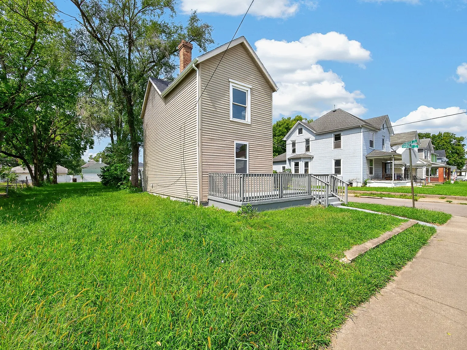 4 bed, 2.5 bath, 1480 sqft, $2,000 — Photo 3