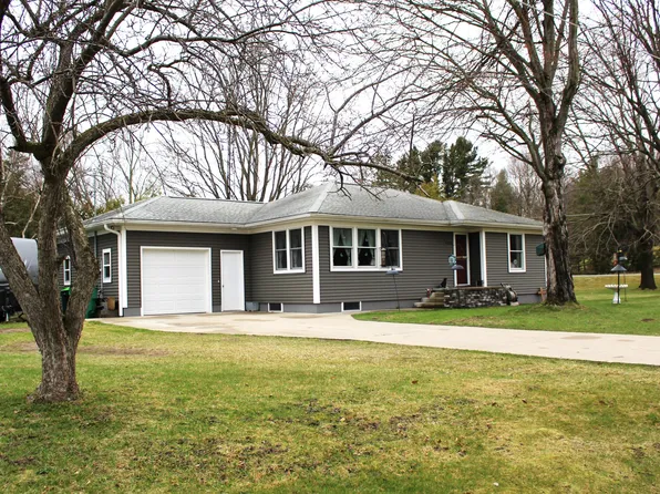 4181 Lorenson Rd, Whitehall, MI 49461