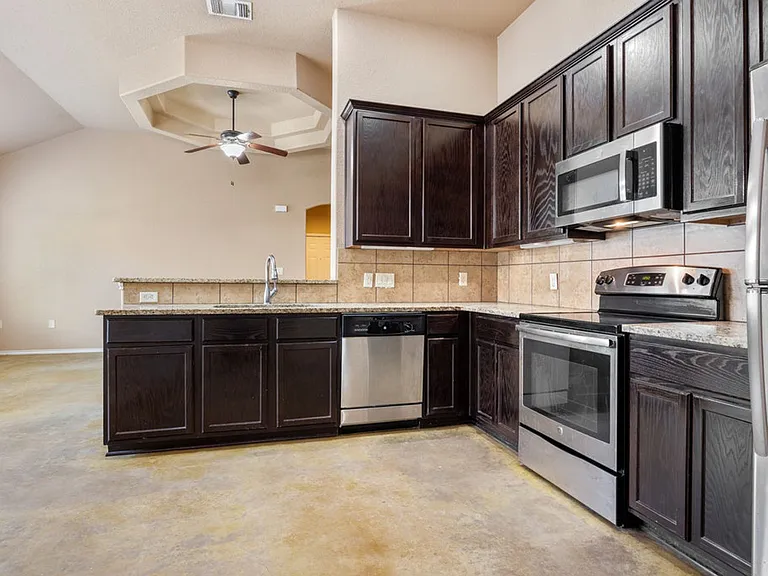 1048 Carolyn Cv — Photo 10