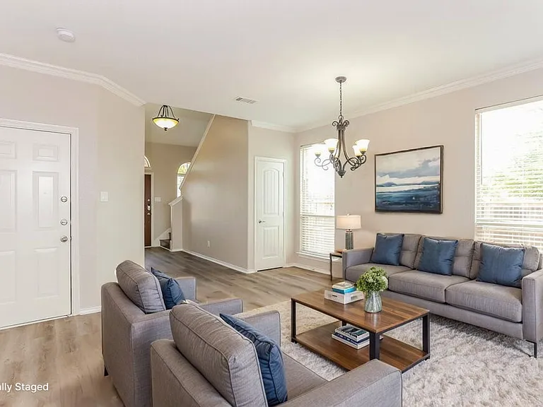 1032 Sunderland Ln — Photo 6