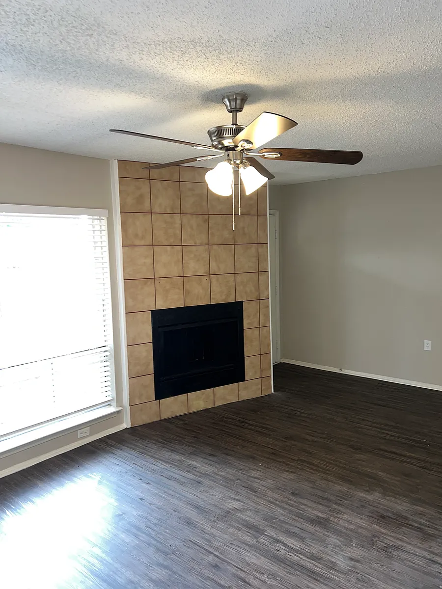 Building Photo - 2911 Lakebriar St