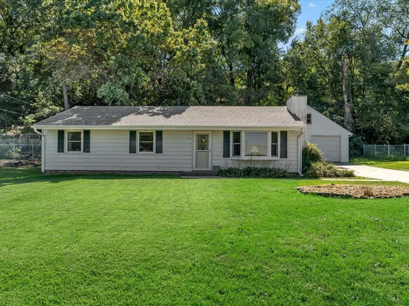115 E 3rd Ave, Coal Valley, IL 61240