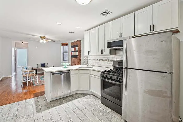 378 Baldwin Ave #3R