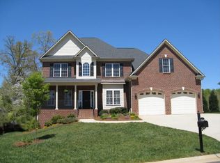 7111 Greystone Village Ct, Clemmons, NC 27012