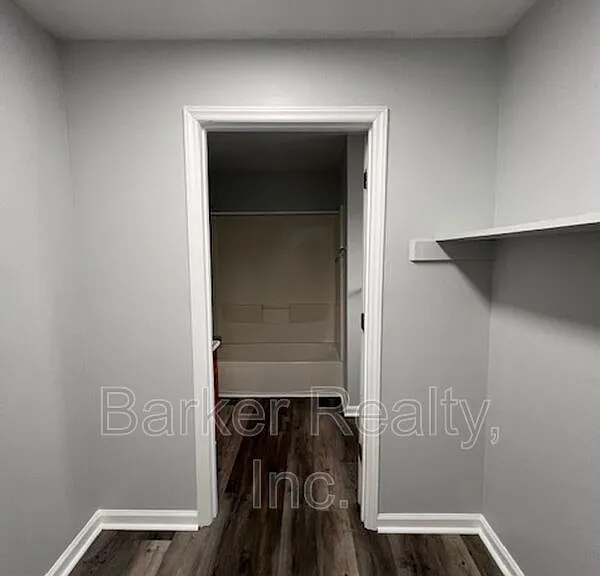 606B E Martin St — Photo 15