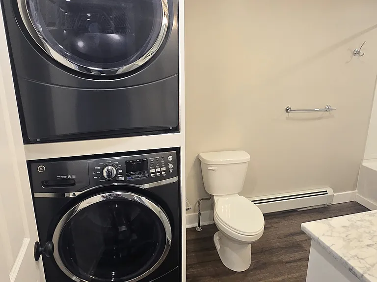 15-17 Central St #4 — Photo 8
