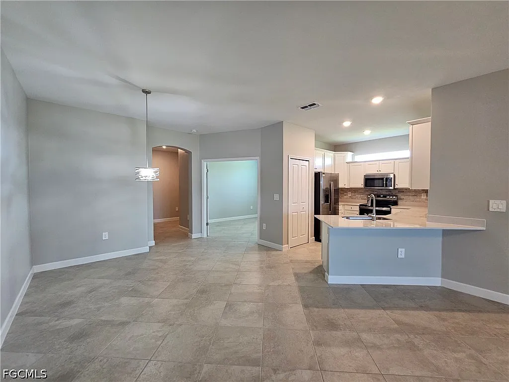2 bed, 2.0 bath, 1564 sqft, $1,900 — Photo 3