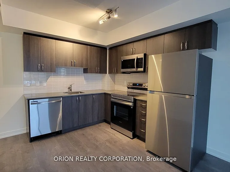 556 Marlee Ave #410 — Photo 2