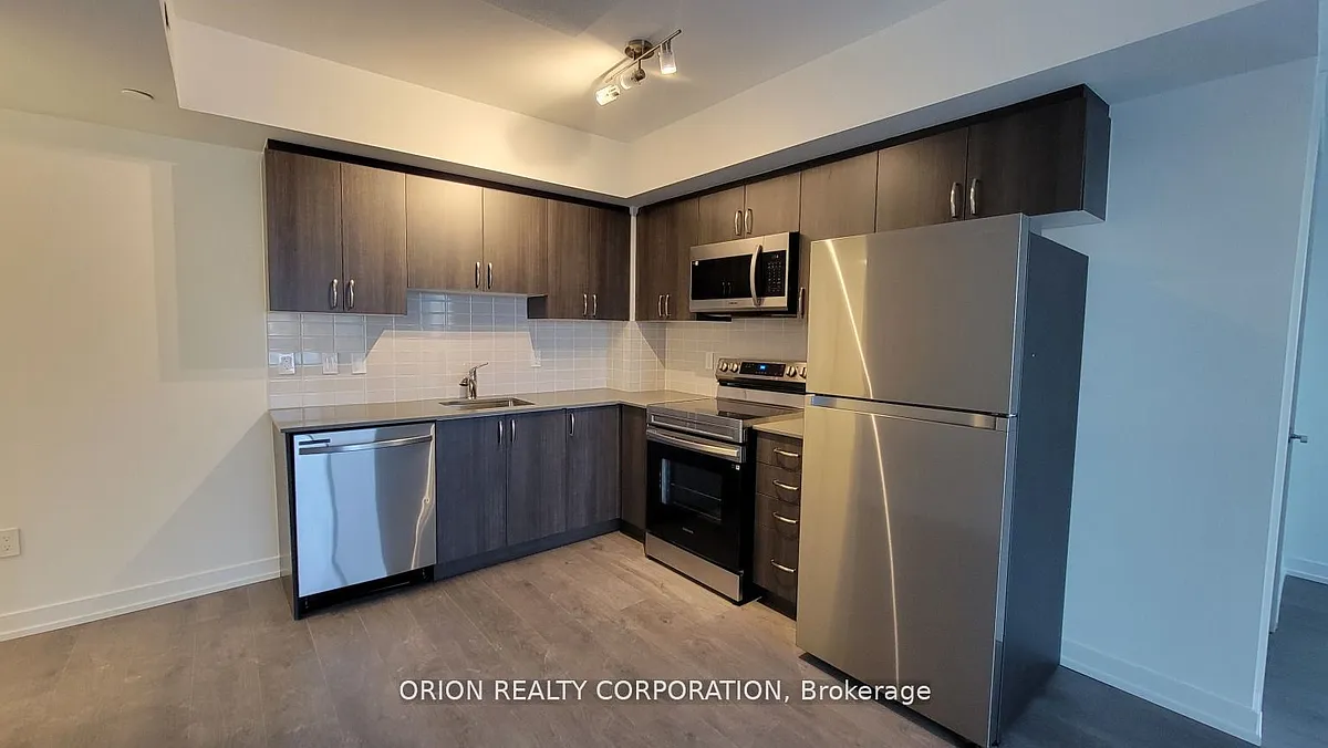 Building Photo - 556 Marlee Ave #410