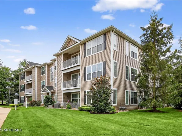 702 Saint Andrews Place, Manalapan, NJ 07726