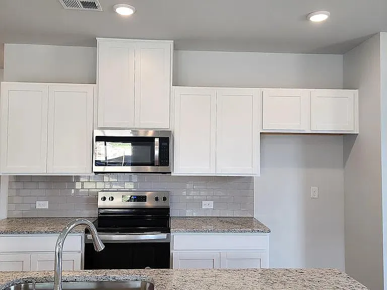 2020 Underwood Dr — Photo 4