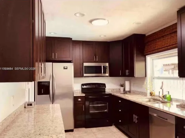 9321 NW 14th St, Hollywood, FL 33024