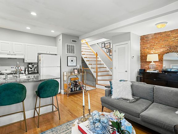 5th image of 7 Brewster St #3