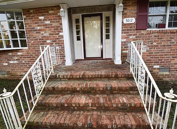 2nd image of 3612 Robert E Lee Dr