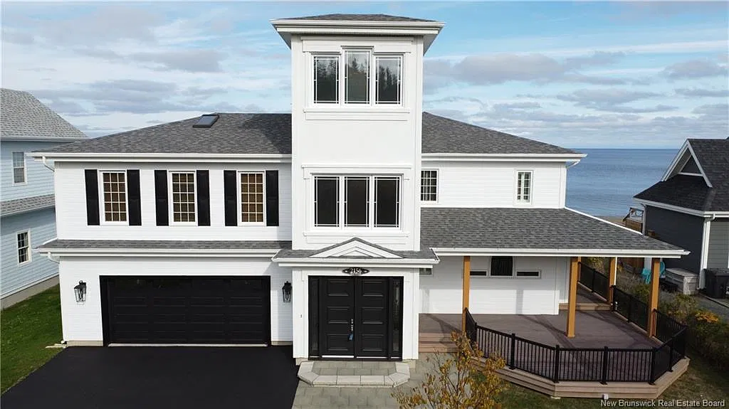 3 bed, 2.0 bath, 2600 sqft, $5,000 — Photo 2