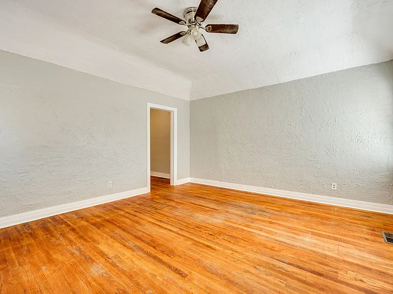 2835 NW 22nd St #2835 — Photo 6