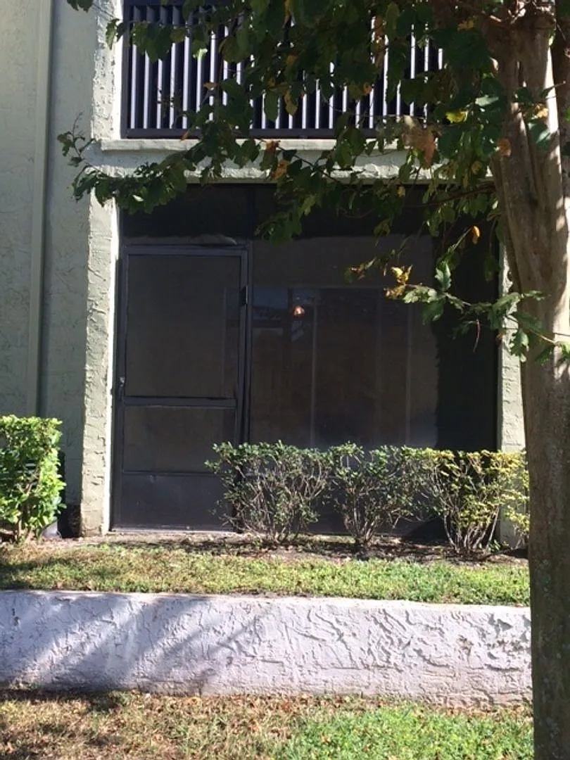 1st Floor 1Bdrm 1Bth — Photo 3
