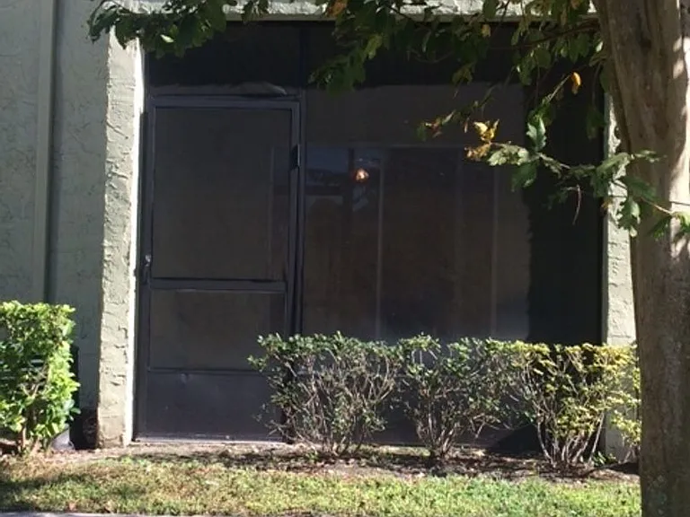 952 Lake Destiny Rd #B — Photo 3