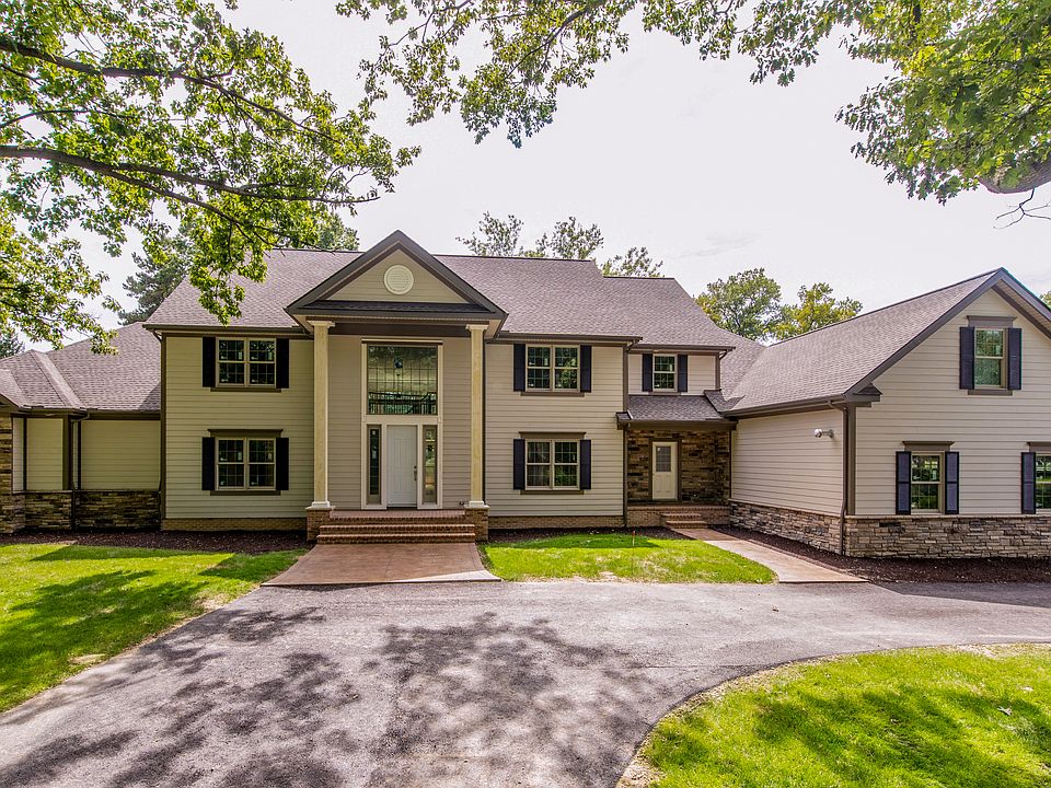 1st image of 25300 Community Dr