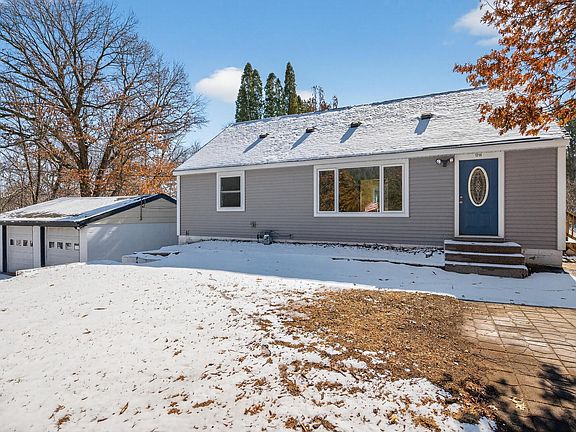 3rd image of 1218 Klondike Dr NE