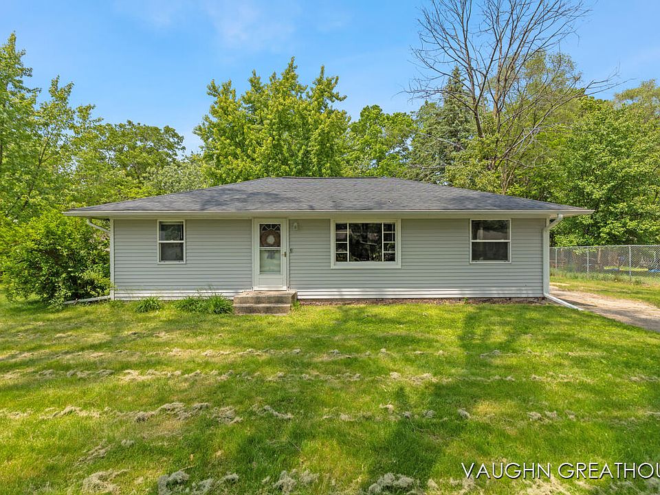 1st image of 121 Elm Ln