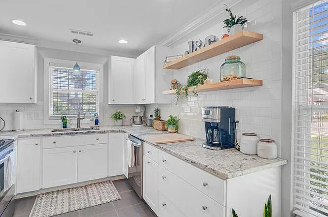 2076 Presidio Dr — Photo 15