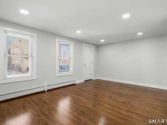 5th image of 75 Commercial Street