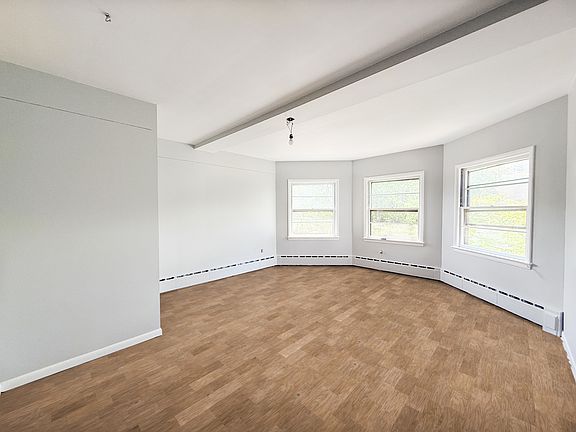 2nd image of 134 N Broadway APT 3