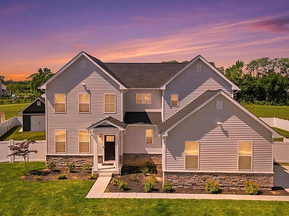 4th image of 120 Goldleaf Dr W