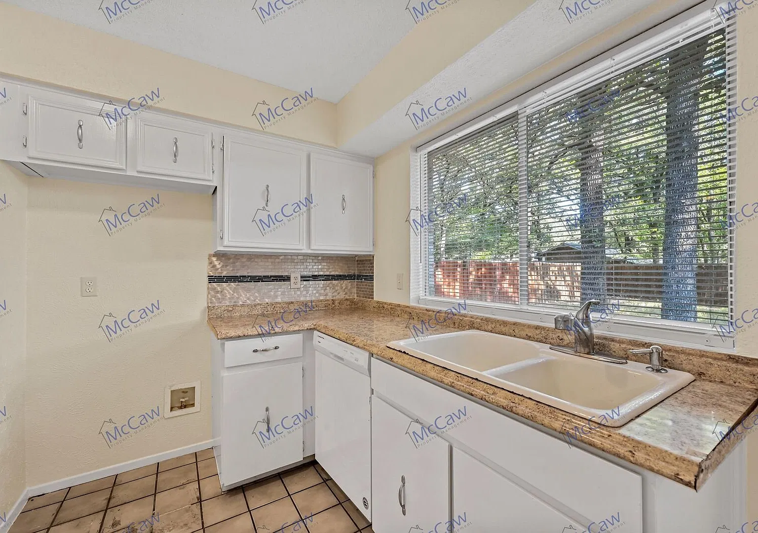 Wonderful 3/1.5 in Balch Springs! — Photo 4