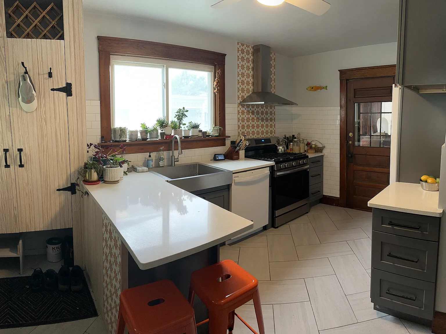 132 N Main St — Photo 3