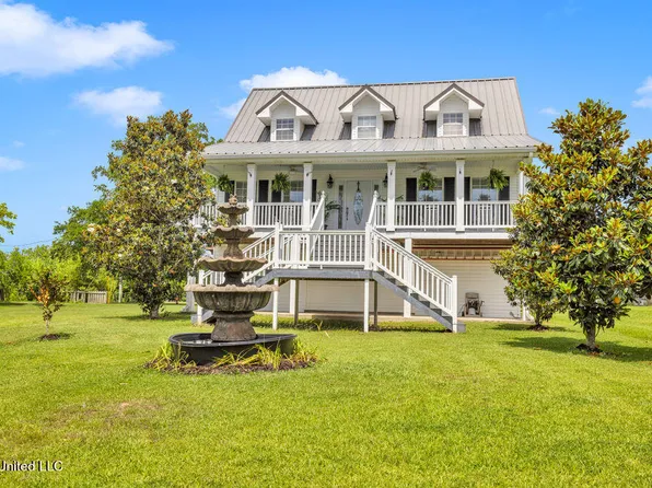 11020 Jordan Dr, Bay Saint Louis, MS 39520