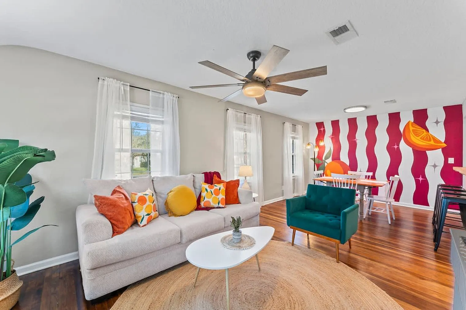 4 bed, 2.0 bath, 1184 sqft, $2,786 — Photo 1