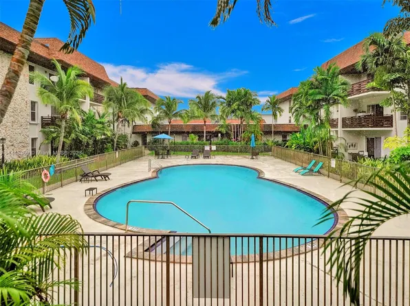 7477 SW 82nd St APT C212, Miami, FL 33143