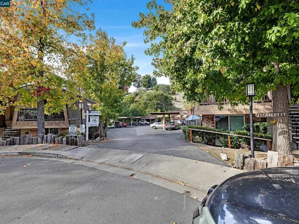 146 Ascot Ct APT 2, Moraga, CA 94556