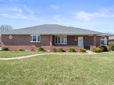 1293 5th St SW, Dyersville, IA, 52040