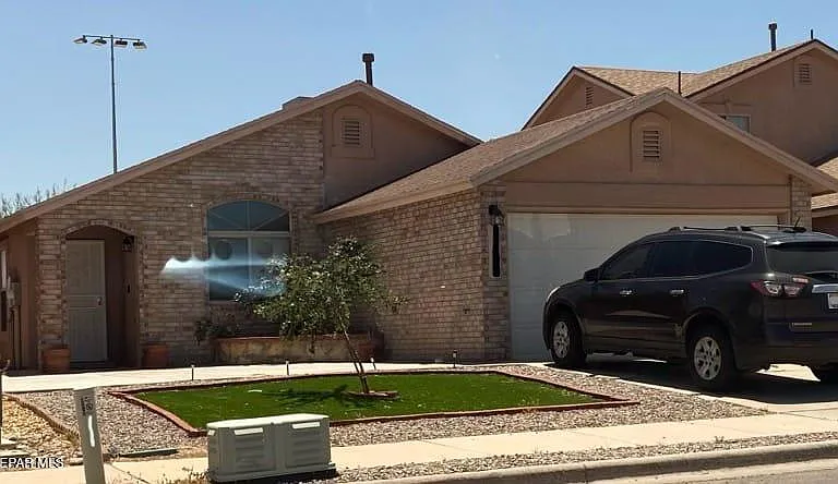 11828 Jim Webb Dr — Photo 2