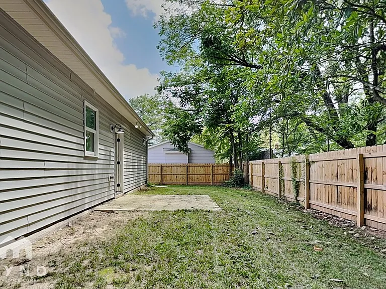 420 E Cedar Ave — Photo 18
