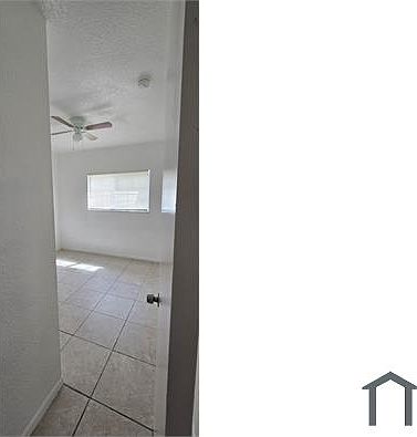 3rd image of 1070 NW 9th Ave