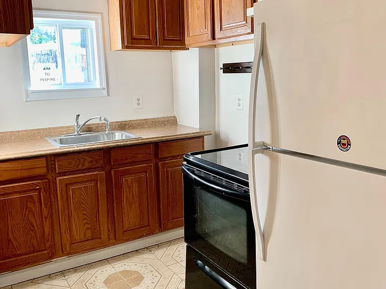 221 Baker St — Photo 14