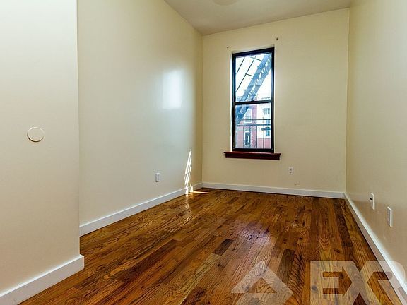 3rd image of 381 Metropolitan Ave #2K
