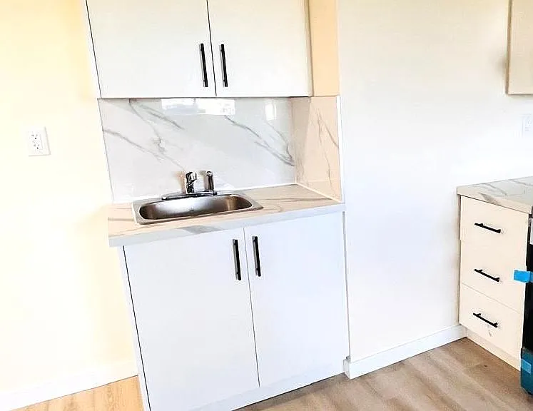 108 McWatters St — Photo 16