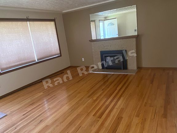 3rd image of 6721 N Stevens St